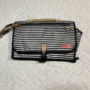 Skip Hop Baby Infant Portable Foldable Pad Changing Station‎ Clutch Bag Striped